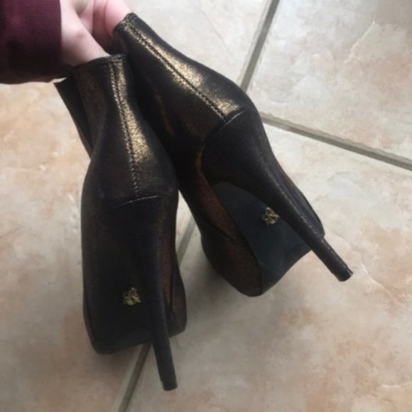 💕3/$30💕 NWOT Rock & Republic “Georgine” Bronze Ankle Booties Size 8.5M - Picture 6 of 8
